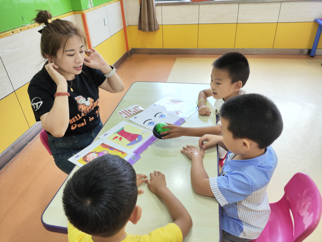 天童美语：孩子学语言，更需要语言环境