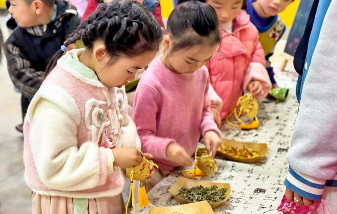 天童美语：一定要给孩子立的六个规矩(图2)