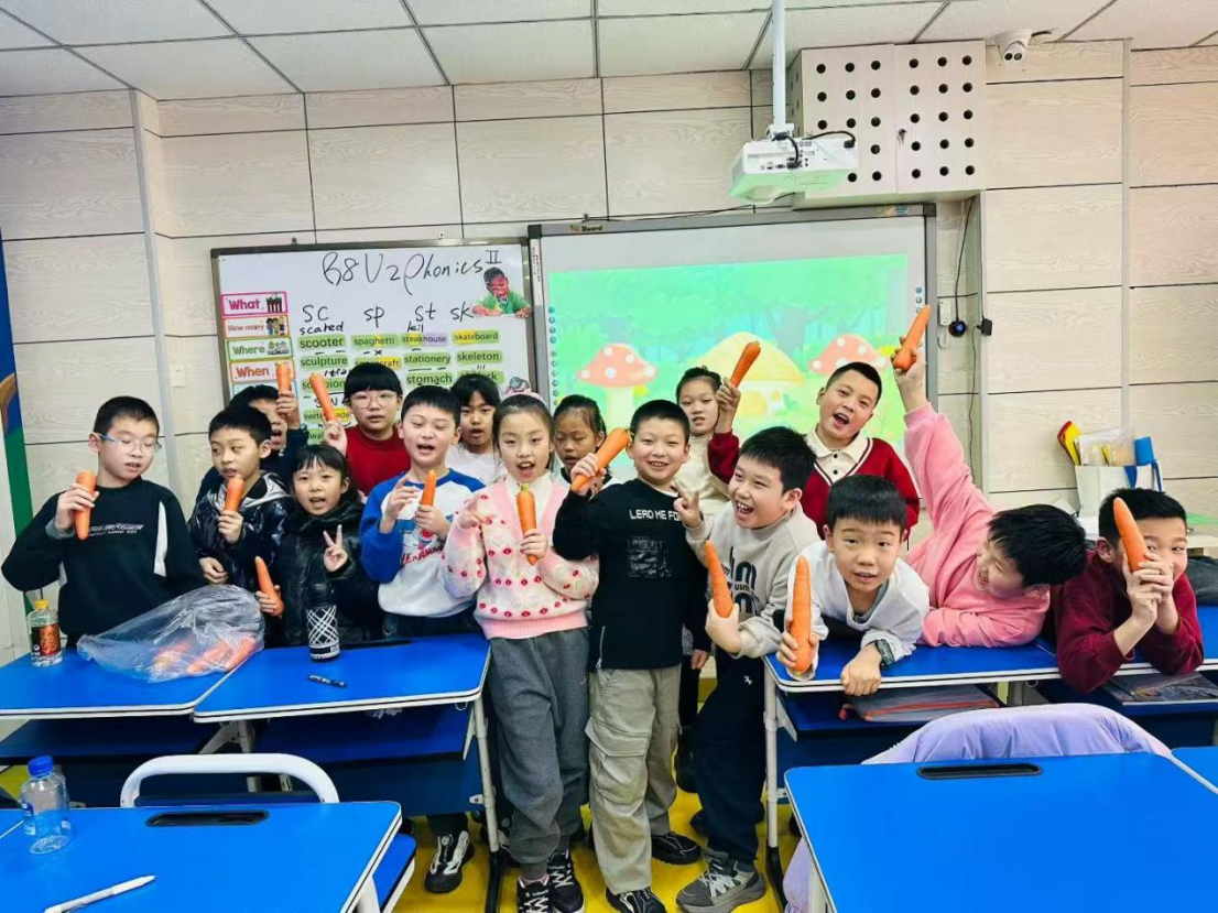 天童美语:停止无效表扬,学会真正鼓励 (图1) 天童美语:停止无效表扬,学会真正鼓励 (图1)